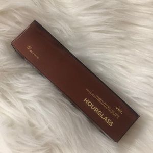 Hourglass mineral veil 30 ml